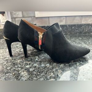 Calvin Klein Black Suede Gold Zip Jitar Leather High Heel Ankle Booties Size 9.5